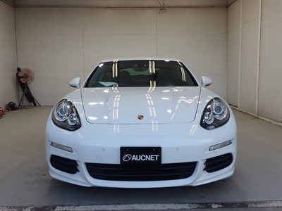 2014 Porsche Panamera - Thumbnail