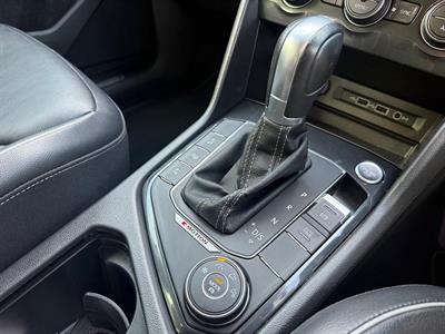 2018 Volkswagen Tiguan - Thumbnail