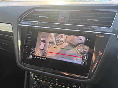 2018 Volkswagen Tiguan - Thumbnail