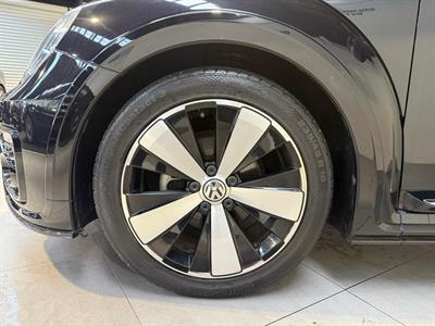 2019 Volkswagen Beetle - Thumbnail