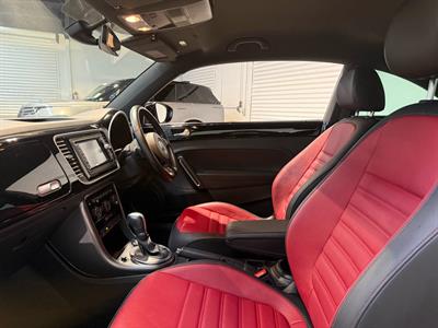 2019 Volkswagen Beetle - Thumbnail