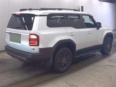 2025 Toyota Land Cruiser Prado - Thumbnail