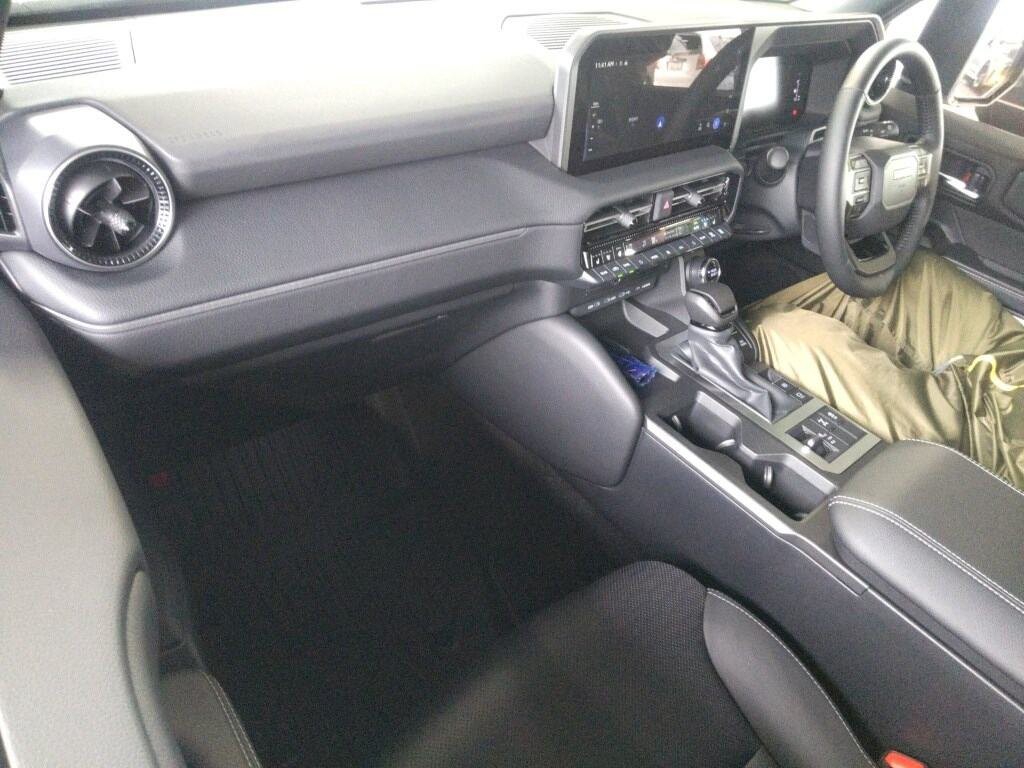 2025 Toyota Land Cruiser Prado