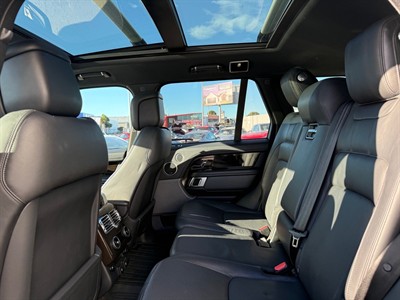 2018 Land Rover Range Rover Vogue - Thumbnail
