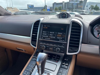 2013 Porsche Cayenne - Thumbnail