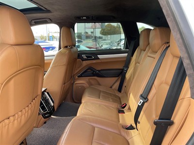 2013 Porsche Cayenne - Thumbnail