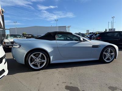 2016 Aston Martin Vantage - Thumbnail