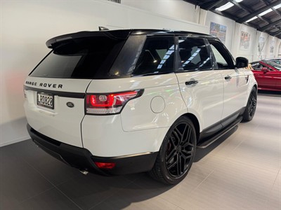 2017 Land Rover Range Rover - Thumbnail