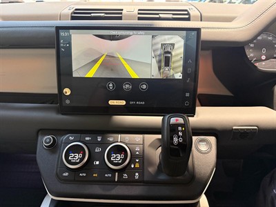 2022 Land Rover Defender - Thumbnail