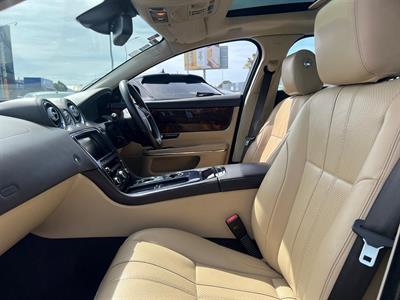 2013 Jaguar XJ - Thumbnail