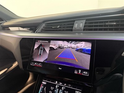 2024 Audi Q8 - Thumbnail