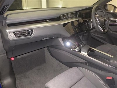 2024 Audi Q8 - Thumbnail