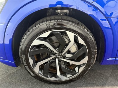 2024 Audi Q8 - Thumbnail