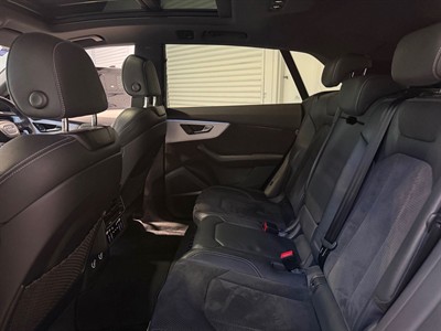 2020 Audi Q8 - Thumbnail