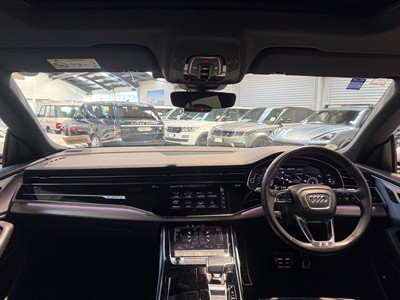 2020 Audi Q8 - Thumbnail