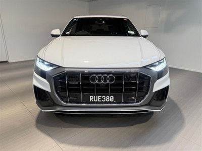 2020 Audi Q8 - Thumbnail