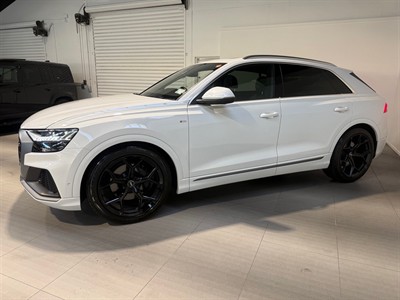 2020 Audi Q8 - Thumbnail