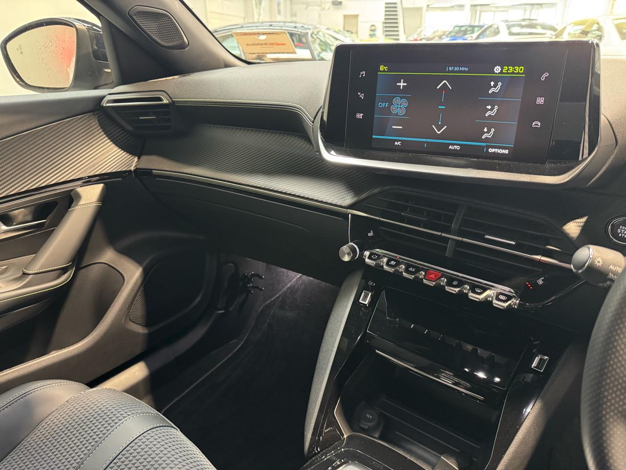 2023 Peugeot e-2008
