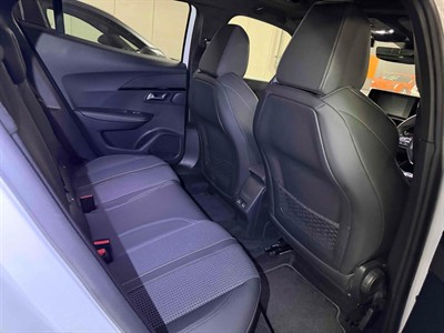 2023 Peugeot e-2008 - Thumbnail