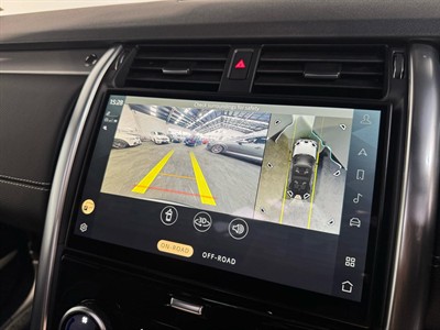 2023 Land Rover Discovery - Thumbnail