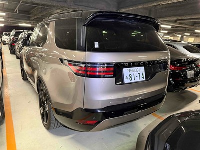 2023 Land Rover Discovery - Thumbnail