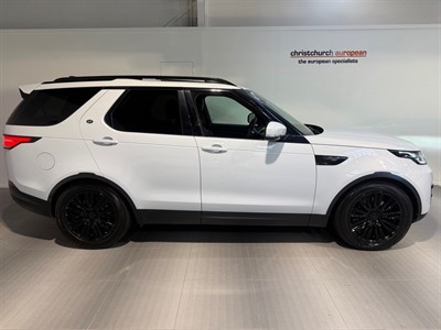 2017 Land Rover Discovery - Thumbnail