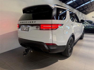 2017 Land Rover Discovery - Thumbnail