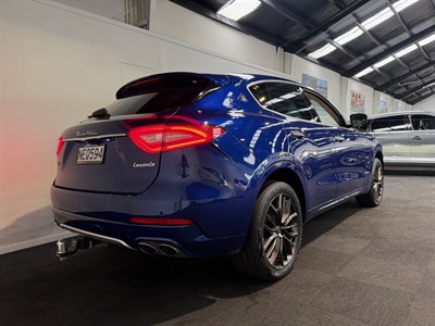 2020 Maserati Levante - Thumbnail