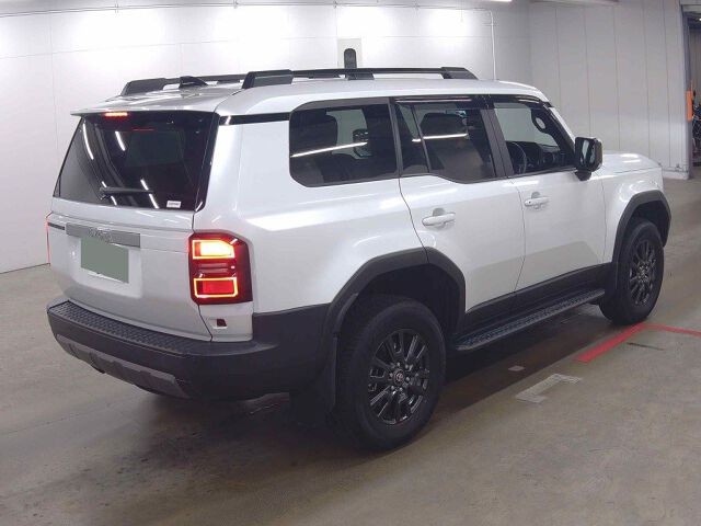 2024 Toyota Land Cruiser Prado