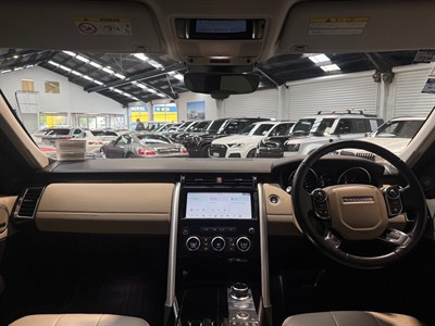 2017 Land Rover Discovery - Thumbnail