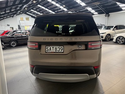 2017 Land Rover Discovery - Thumbnail