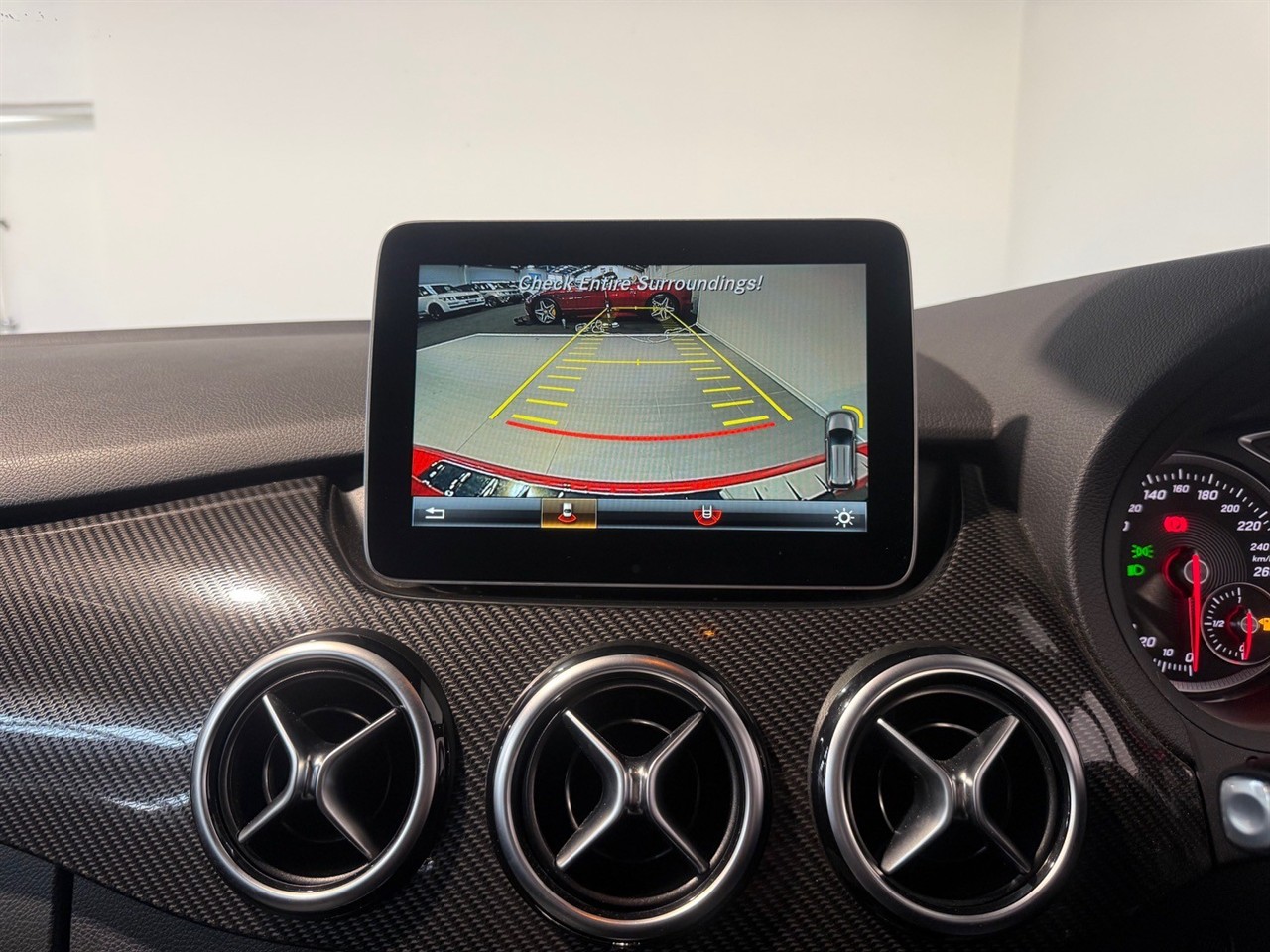 2016 Mercedes-Benz B 180
