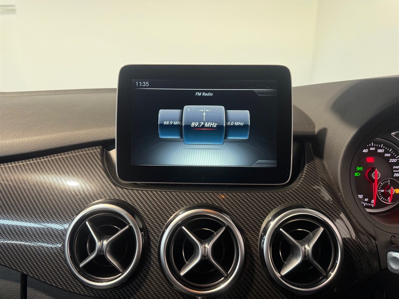2016 Mercedes-Benz B 180