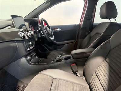 2016 Mercedes-Benz B 180 - Thumbnail