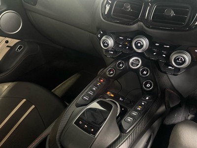 2018 Aston Martin Vantage - Thumbnail