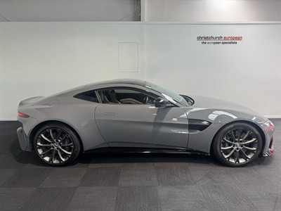 2018 Aston Martin Vantage - Thumbnail