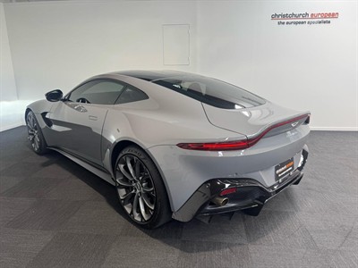 2018 Aston Martin Vantage - Thumbnail