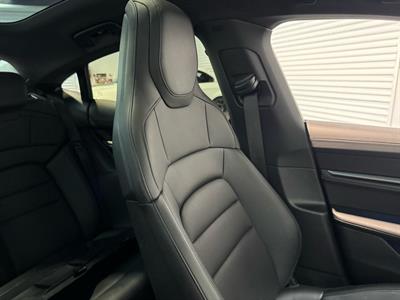 2020 Porsche Taycan - Thumbnail