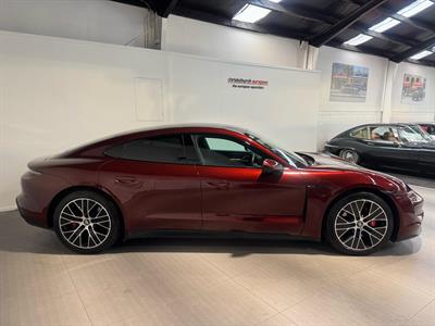 2020 Porsche Taycan - Thumbnail