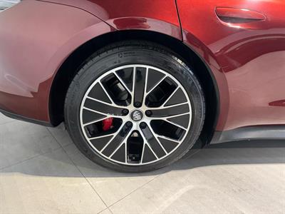 2020 Porsche Taycan - Thumbnail