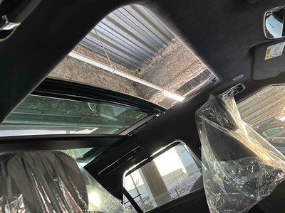 2023 Land Rover Range Rover - Thumbnail