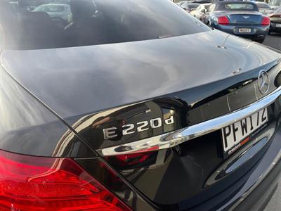 2017 Mercedes-Benz E 220 - Thumbnail