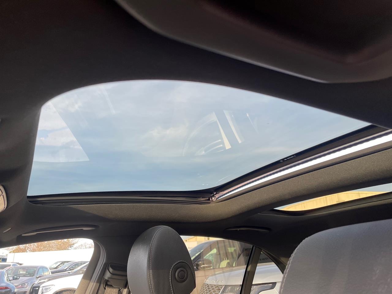 2017 Mercedes-Benz E 220