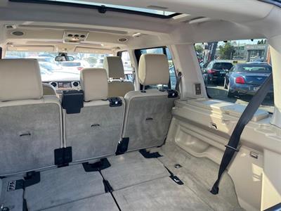 2011 Land Rover Discovery - Thumbnail