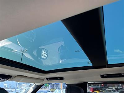2022 Land Rover Range Rover - Thumbnail