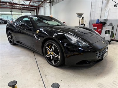 2015 Ferrari California - Thumbnail
