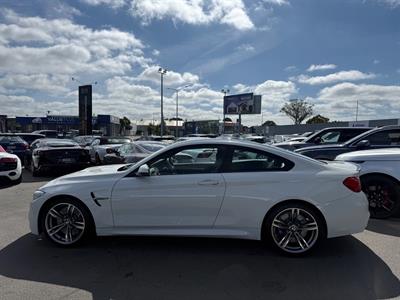 2015 BMW M4 - Thumbnail