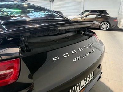 2014 Porsche 911 - Thumbnail