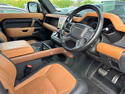 2022 Land Rover Defender - Thumbnail