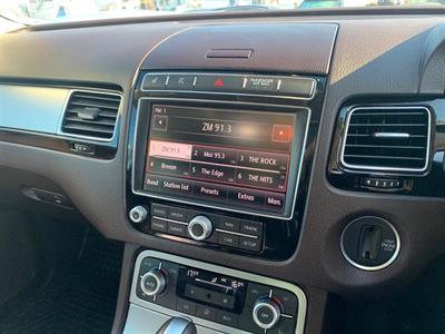 2017 Volkswagen Touareg - Thumbnail